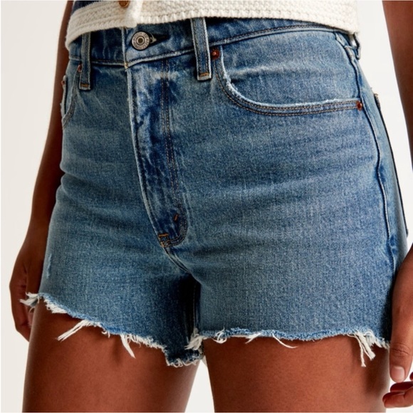 Abercrombie & Fitch Pants - Abercrombie & fitch the 4’ mom high rise distressed shorts